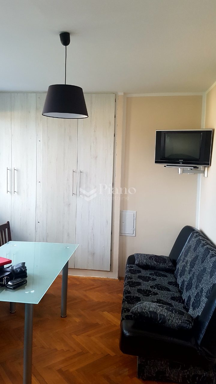 Namještena garsonjera Preko Morače