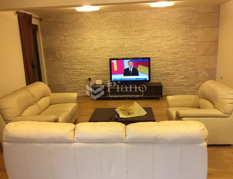 Dvosoban lux namješten stan na Draču