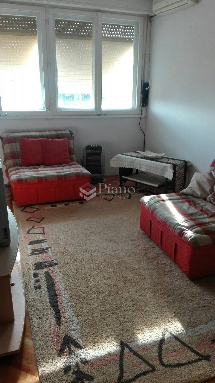 Furnished studio apartment Preko Morace