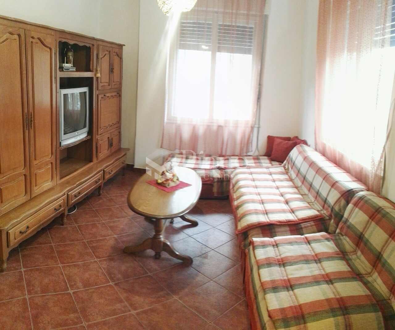 Furnished studio apartment Preko Morace