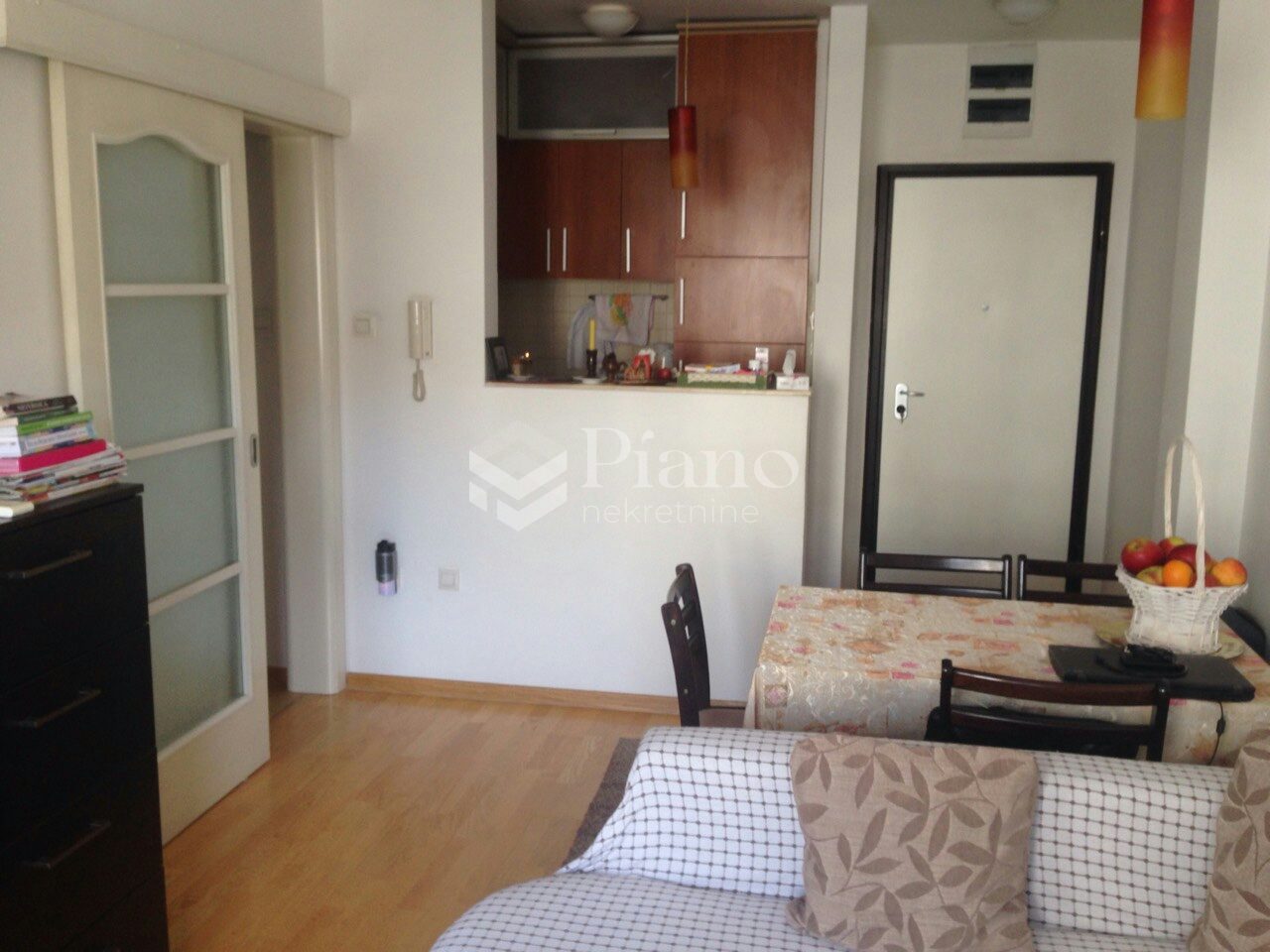 One bedroom furnished apartment Preko Morace