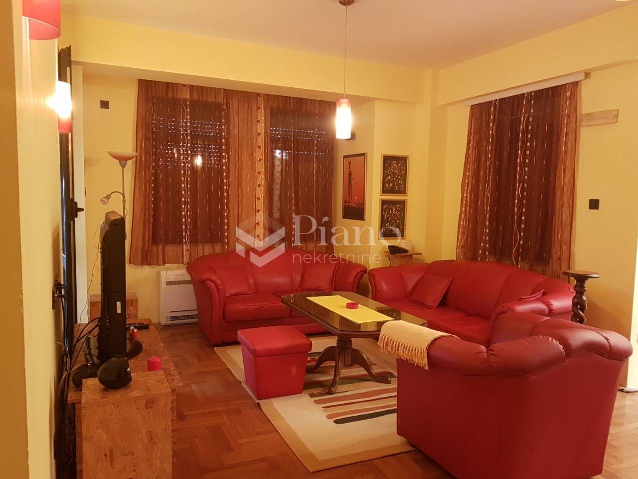 Furnished lux two-bedrooms apartment in city center