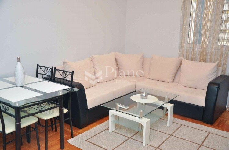 Furnished one-bedroom apartment behind Delta