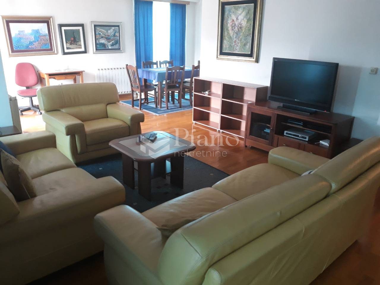 Furnished lux three-bedrooms apartment in Maxim building