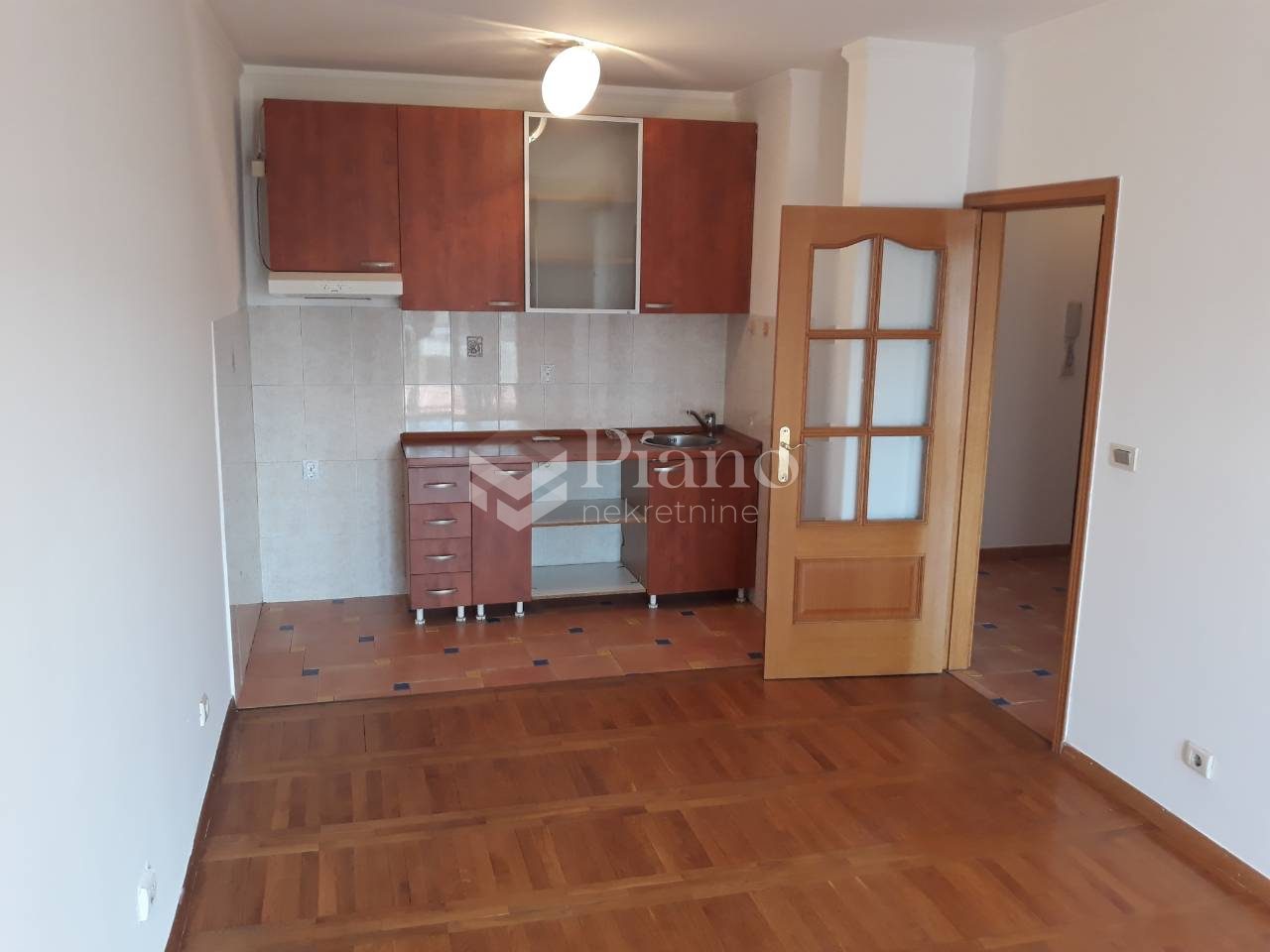 Unfurnished one-bedroom apartment behind Maša