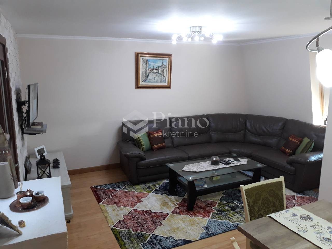 Furnished four-bedrooms lux apartment in Zabjelo