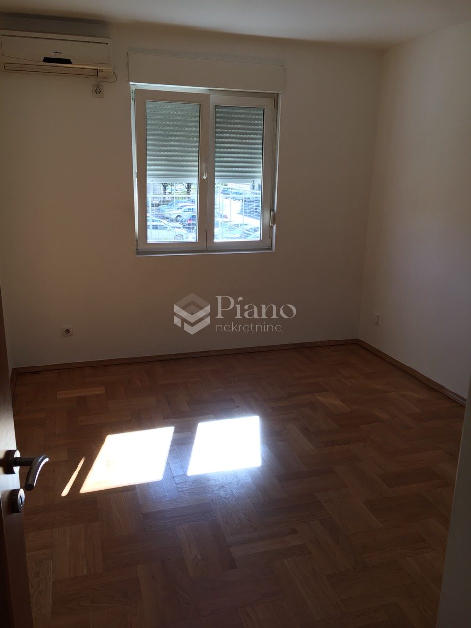 Unfurnished one-bedroom apartment in Stari aerodrom