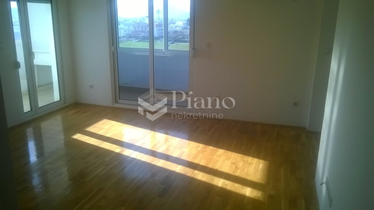 Unfurnished two-bedrooms apartment in Zabjelo