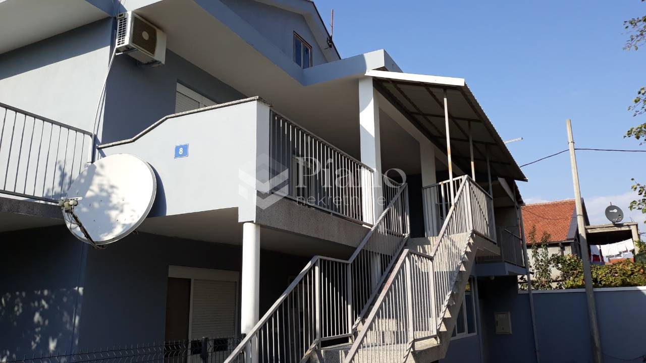 Furnished two-bedrooms apartment in Zelenika 