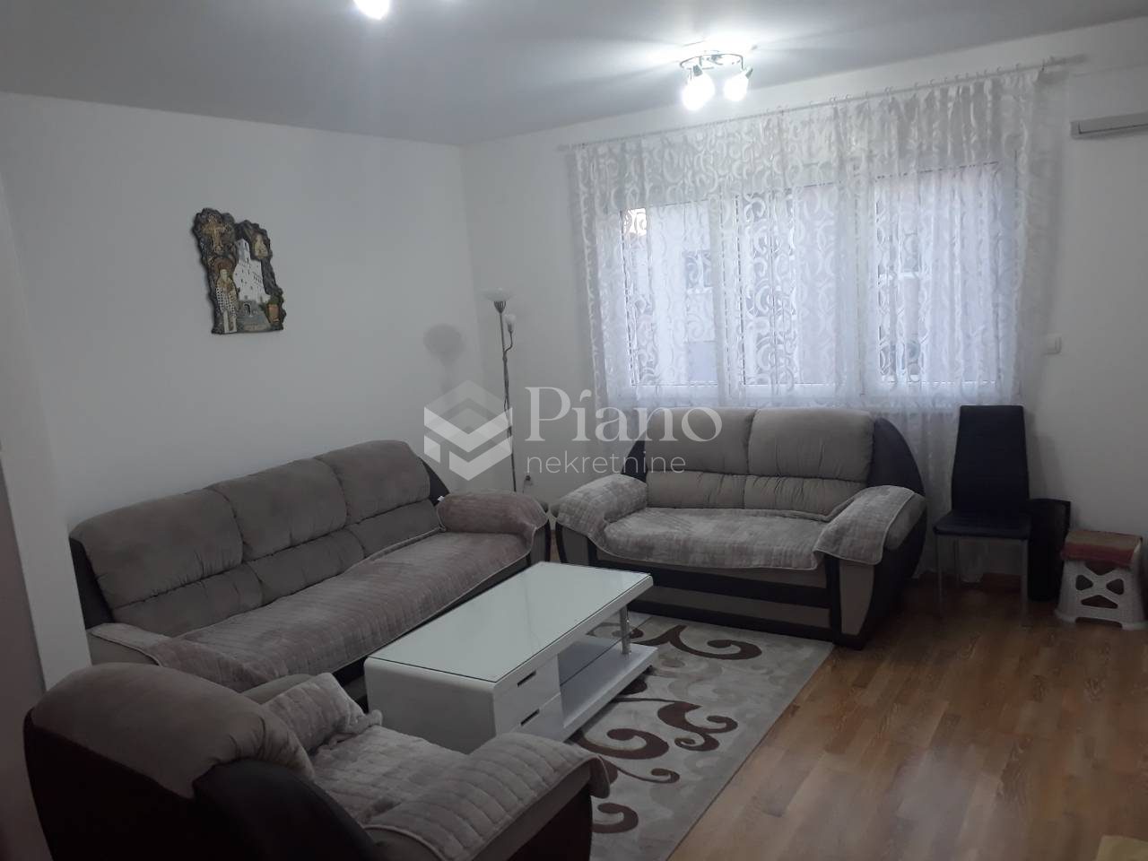 Furnished two-bedrooms apartment in Nova Dalmatinska street
