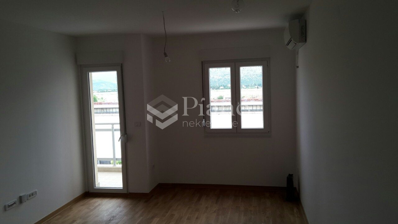 Unfurnished one-bedroom apartment in City kvart