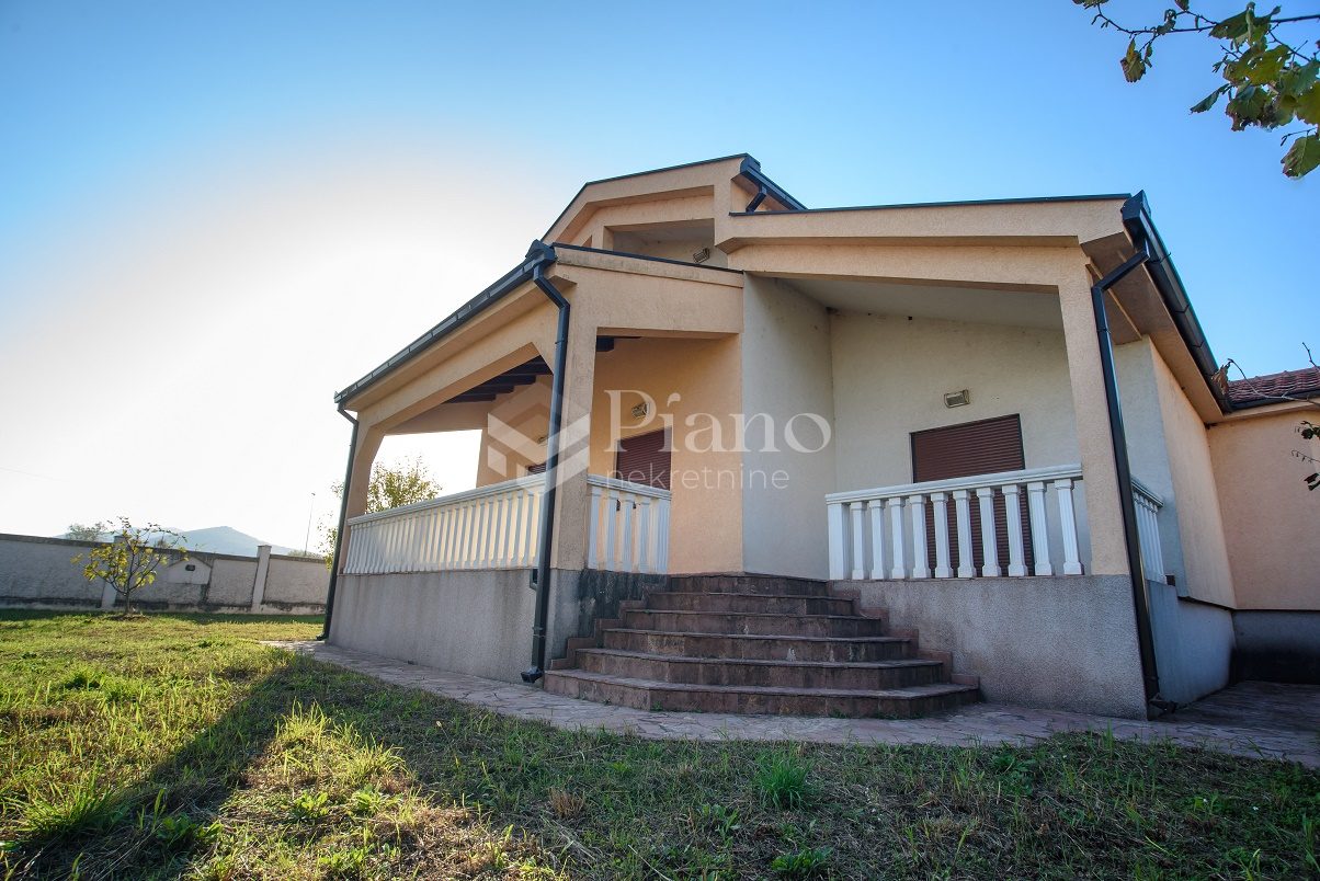 Polunamještena kuća u Donjoj Gorici