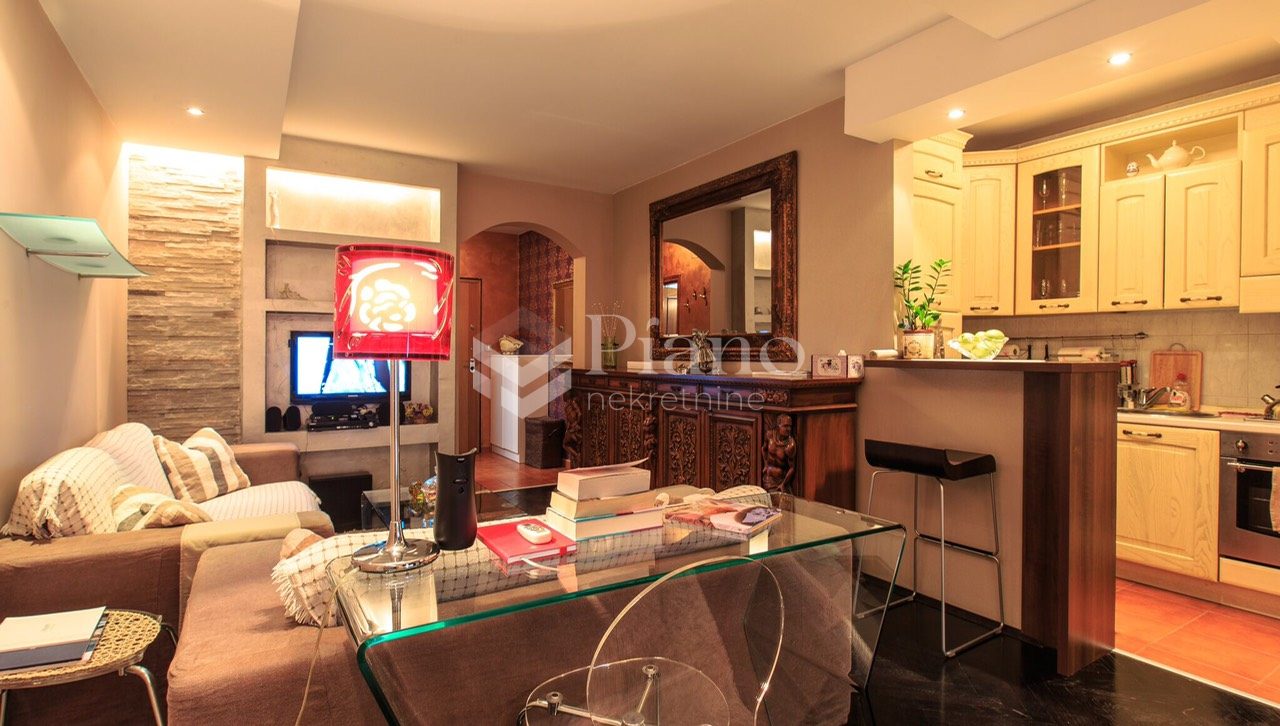 Furnished lux one bederoom apartment on Roman square