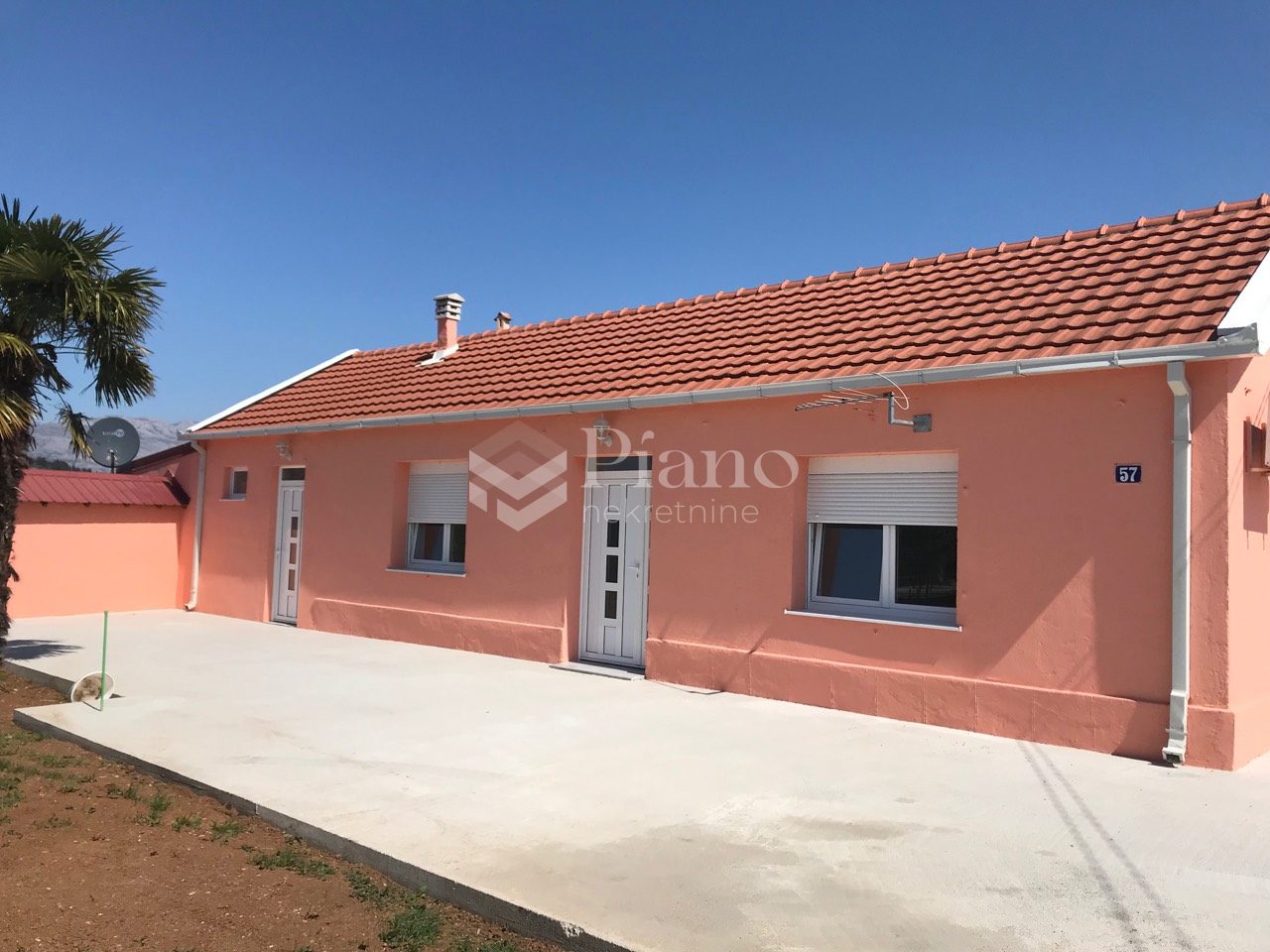 Unfurnished one bedroom apartment in front of Catholic church