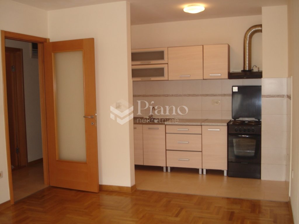 Semi-furnished one bedroom apartment on Stari Aerodrom