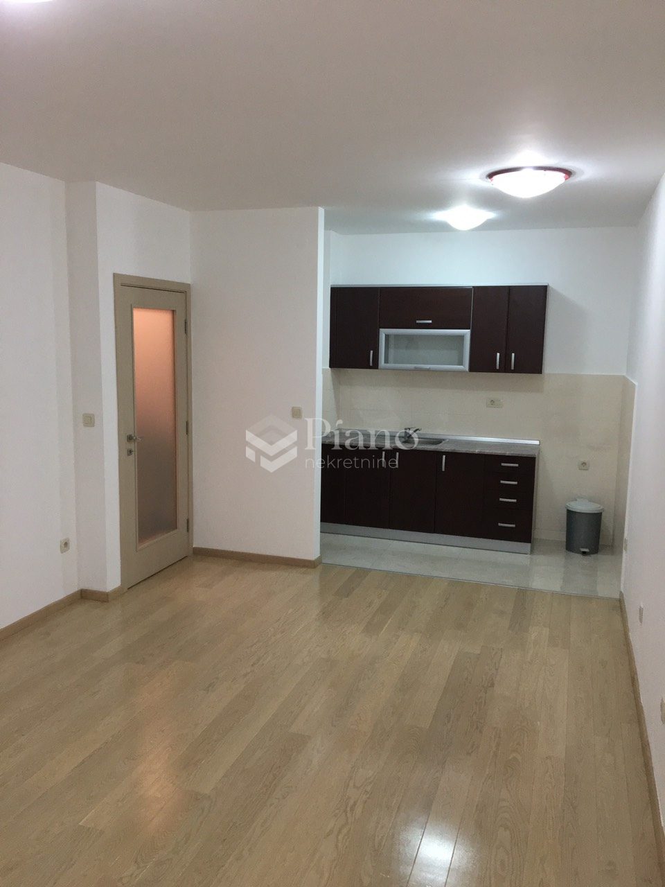 Unfurnished one bedroom apartment in City kvart