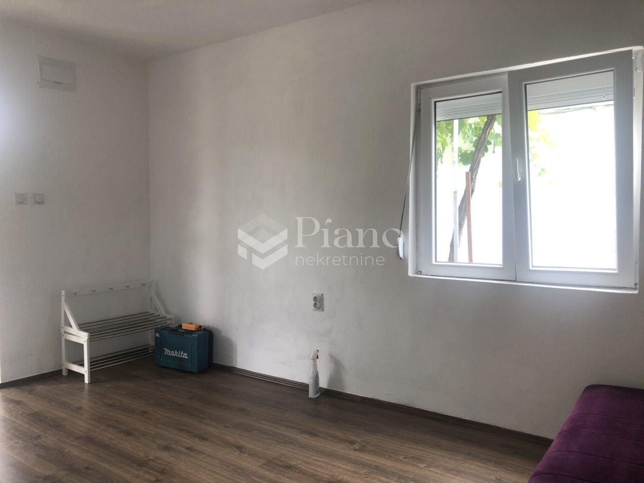 Unfurnished studio apartment in house on Zabjelo