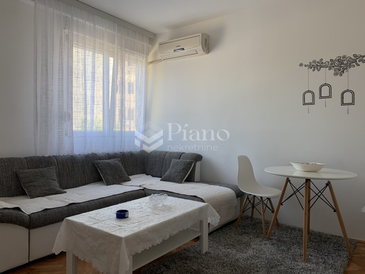 Furnished studio apartment in city center