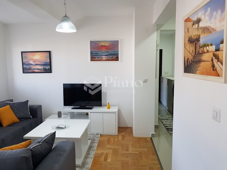 Two bedroom luxury furnished apartment on Vezir