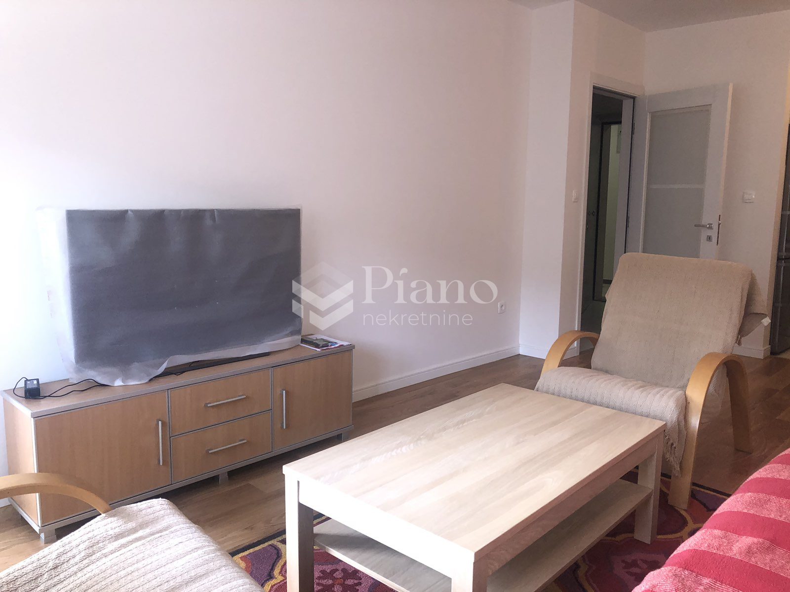 Furnished one bedroom apartment in Central Point