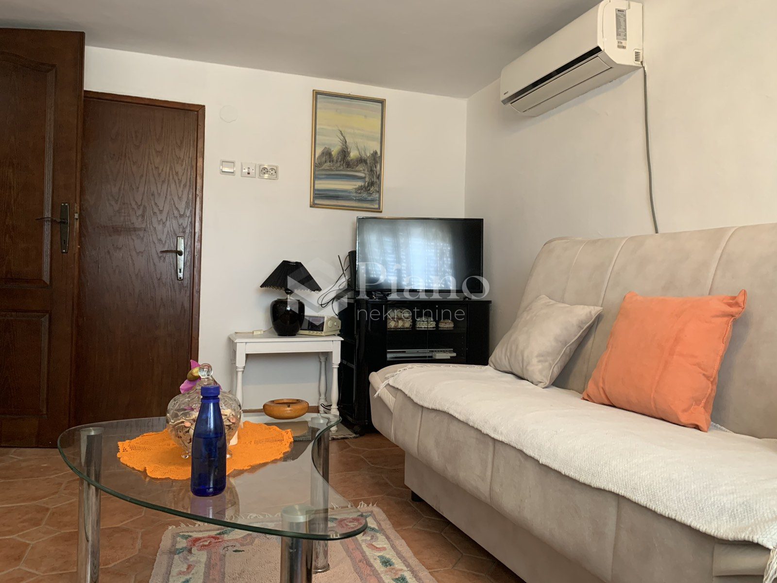 Furnished studio apartment Preko Morace