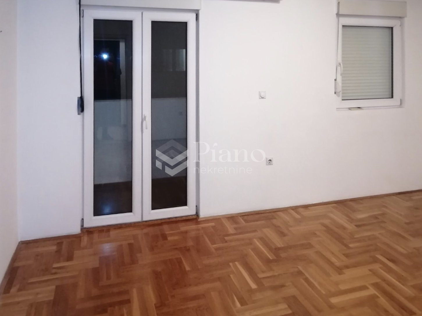 Unfurnished one bedroom apartment in Blok 9