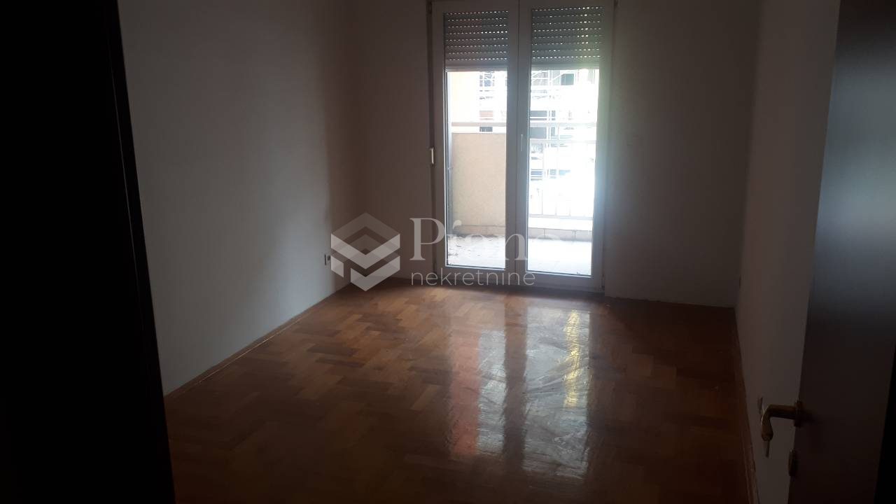 Unfurnished one bedroom apartment in City kvart