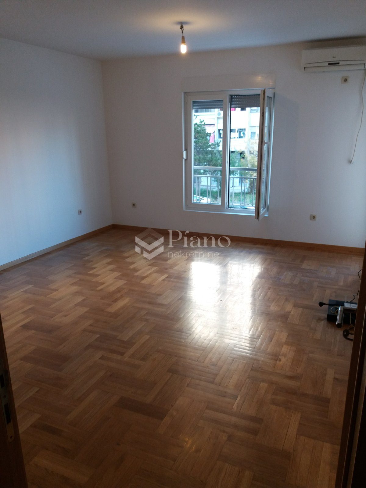 Unfurnished one bedroom apartment on Tuski road
