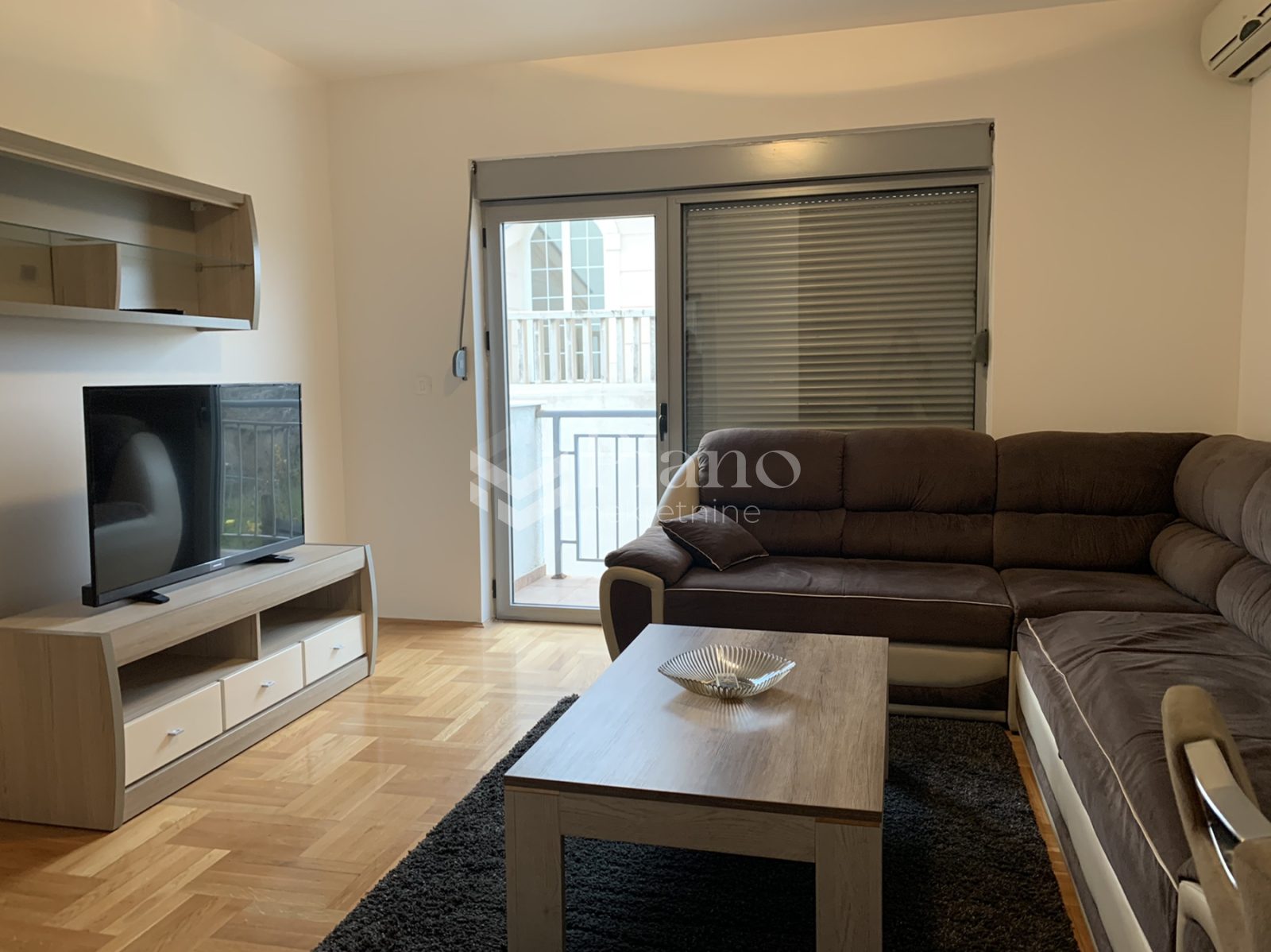 Furnsihed one bedroom apartment on Drac