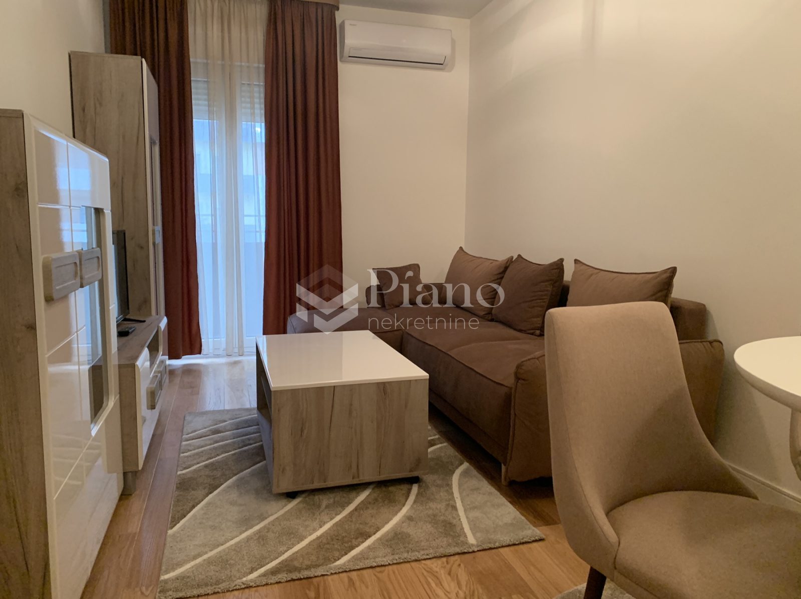 Furnished one bedroom apartment in Central Point