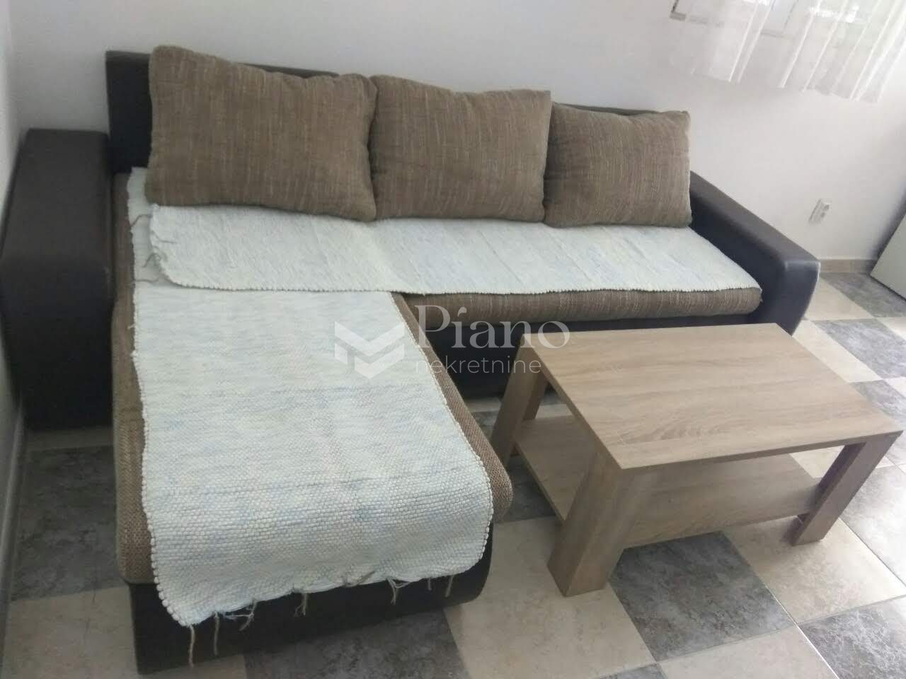 Unfurnished one bedroom apartment on Stari Aerodrom