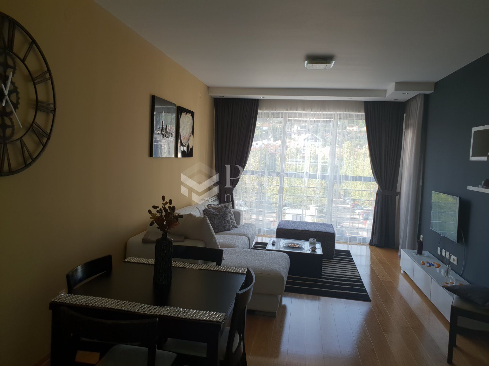 Furnished one bedroom apartment, Momišići