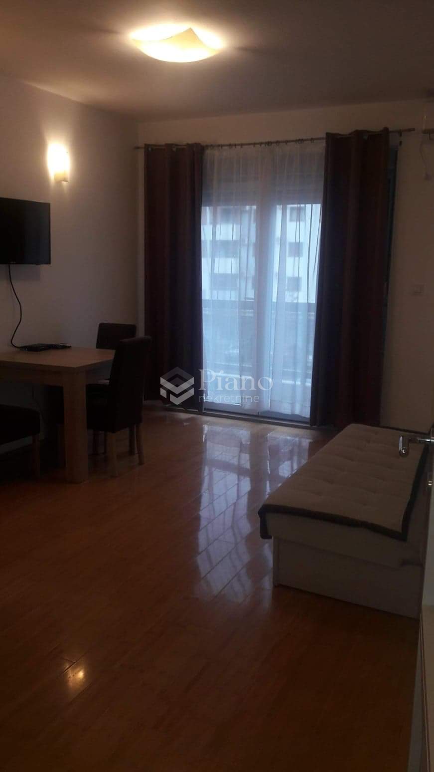 Namještena garsonjera na Starom Aerodromu