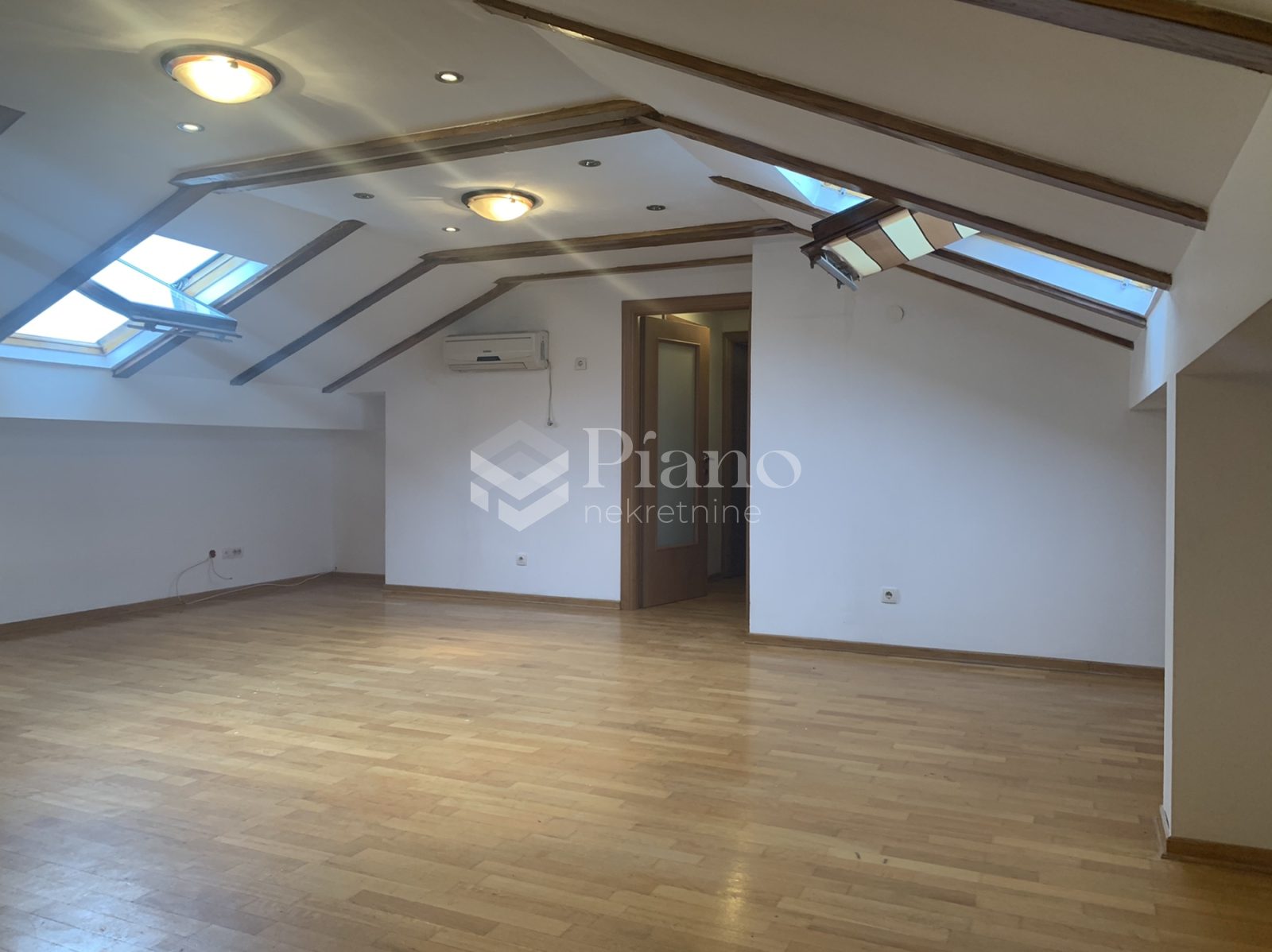 Nenamješten stan na Starom Aerodromu