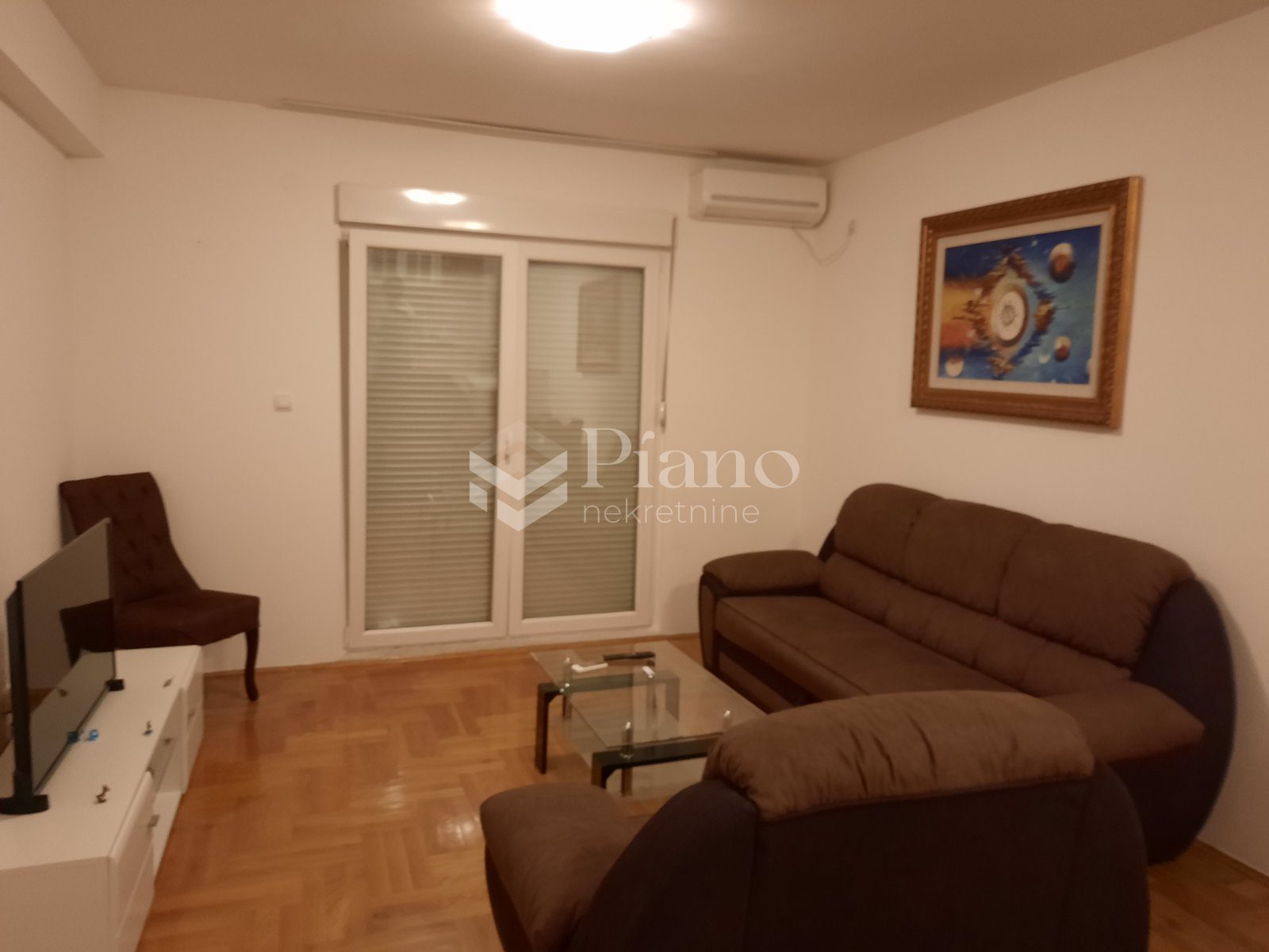 Namješten jednosoban stan na Tuškom putu