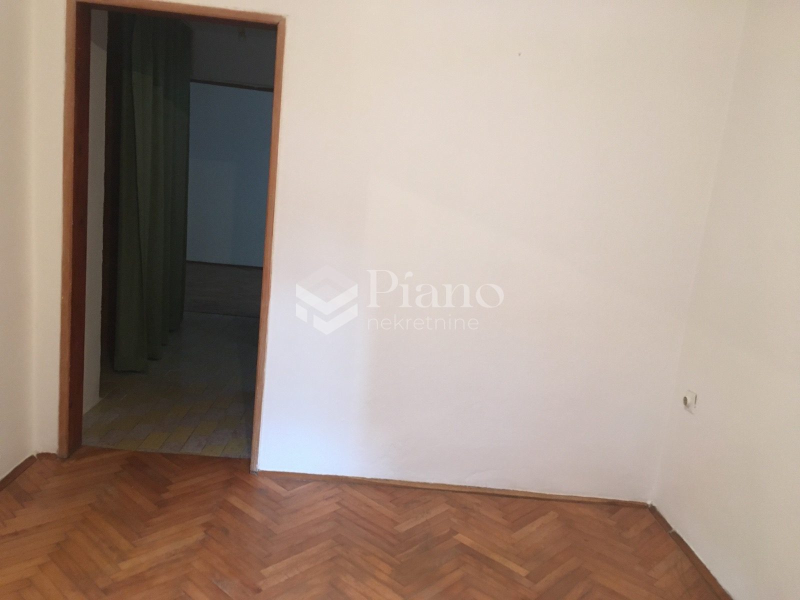 Nenamješten jednosoban stan na Starom Aerodromu