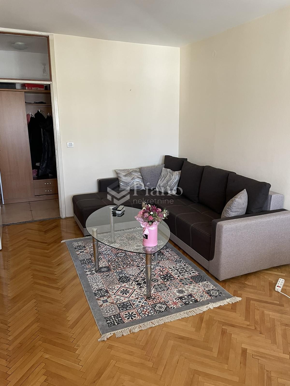 Namješten dvosoban stan kod Gintaša