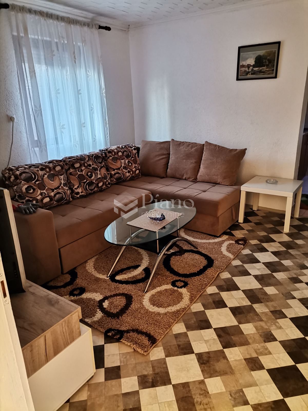 Namještena garsonjera u Momišićima