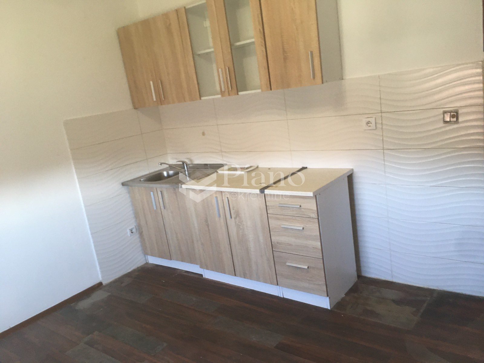 Nenamješten jednosoban stan na Starom Aerodromu