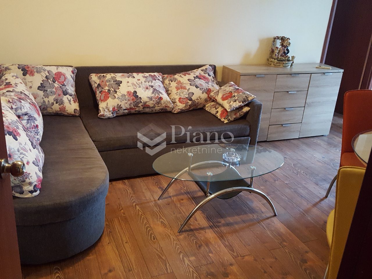 Namješten jednosoban stan u Dalmatinskoj ulici