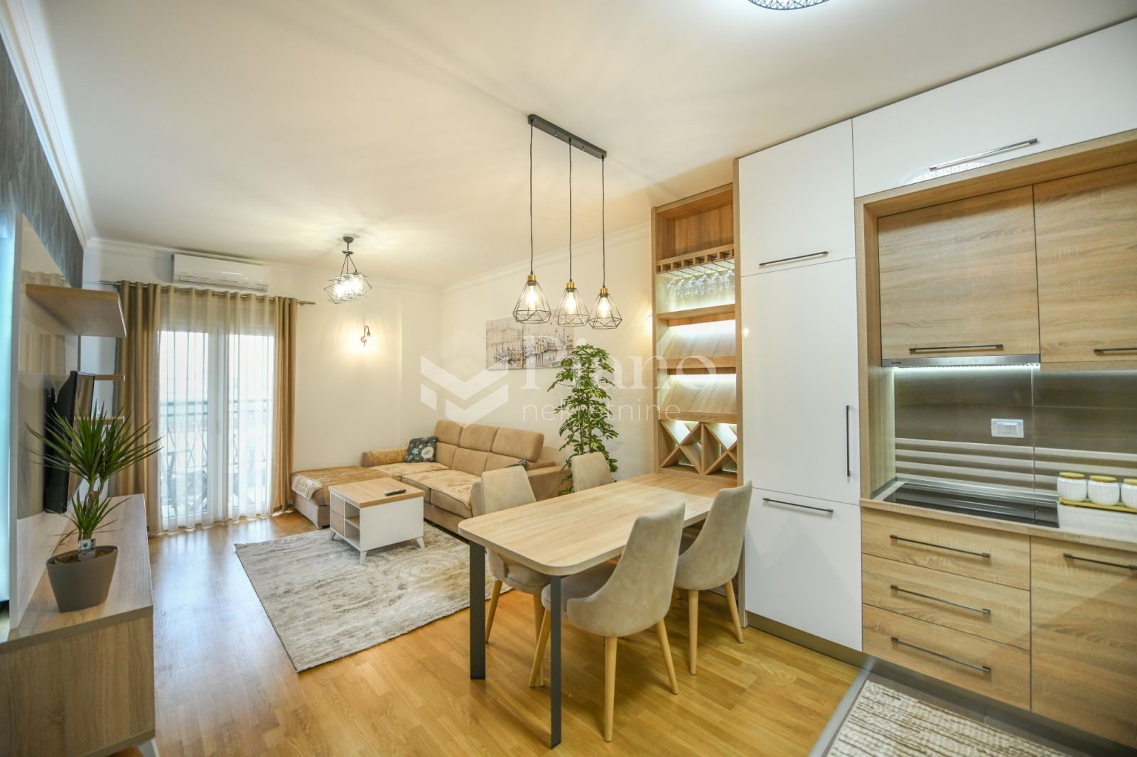 Lux namješten dvosoban stan na Starom Aerodromu