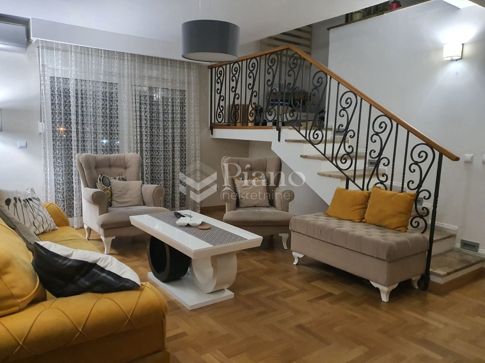 Namješten trosoban duplex u Zagoriču