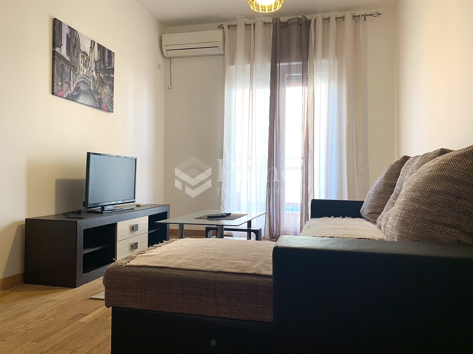 Namješten jednosoban stan u City kvartu