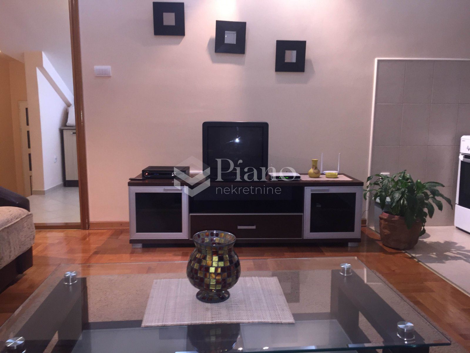 Namještena garsonjera u Dalmatinskoj ulici