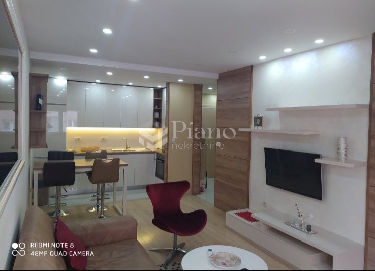 Namješten dvosoban stan u City kvartu