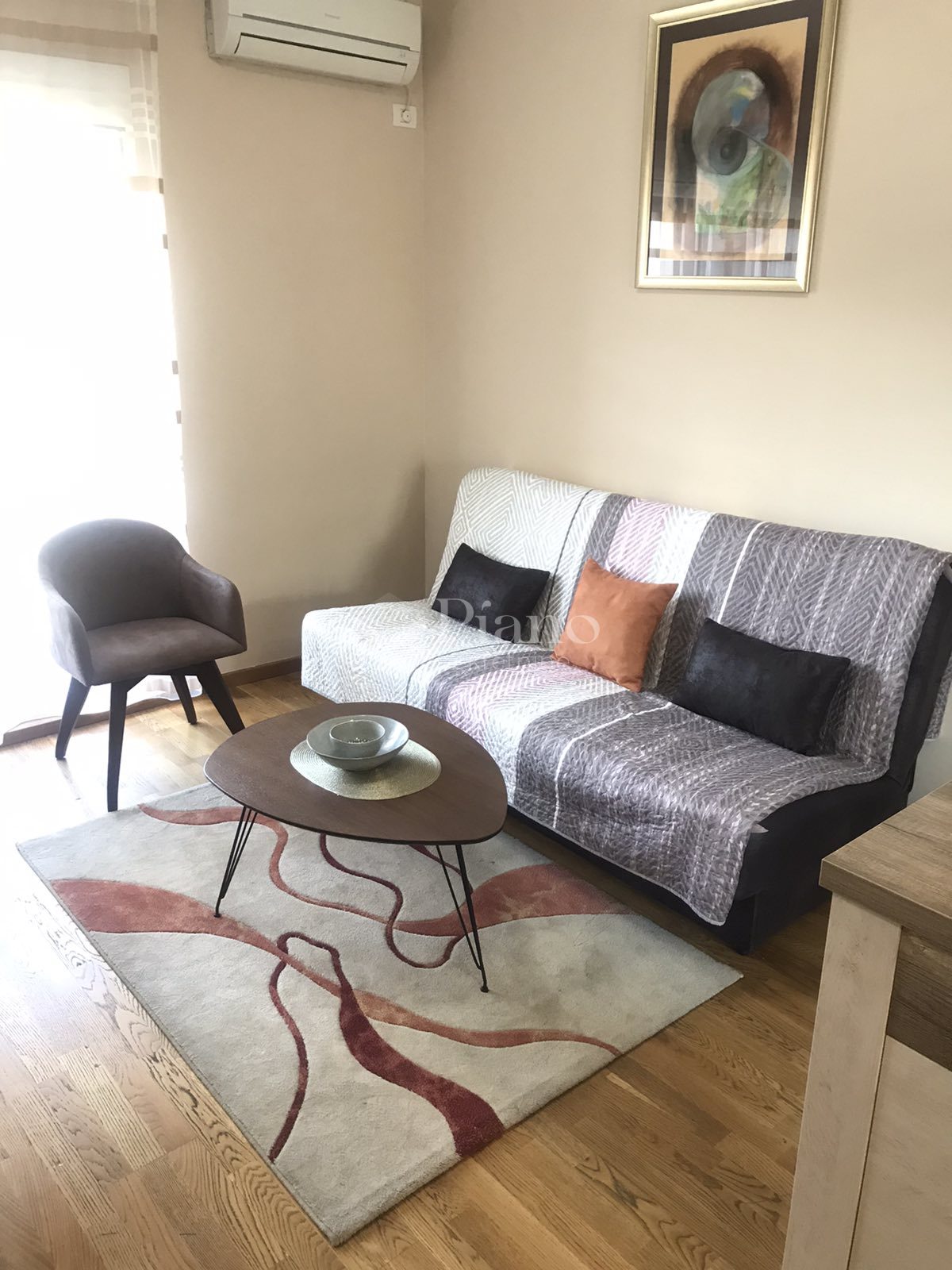 Namještena garsonjera u City kvartu