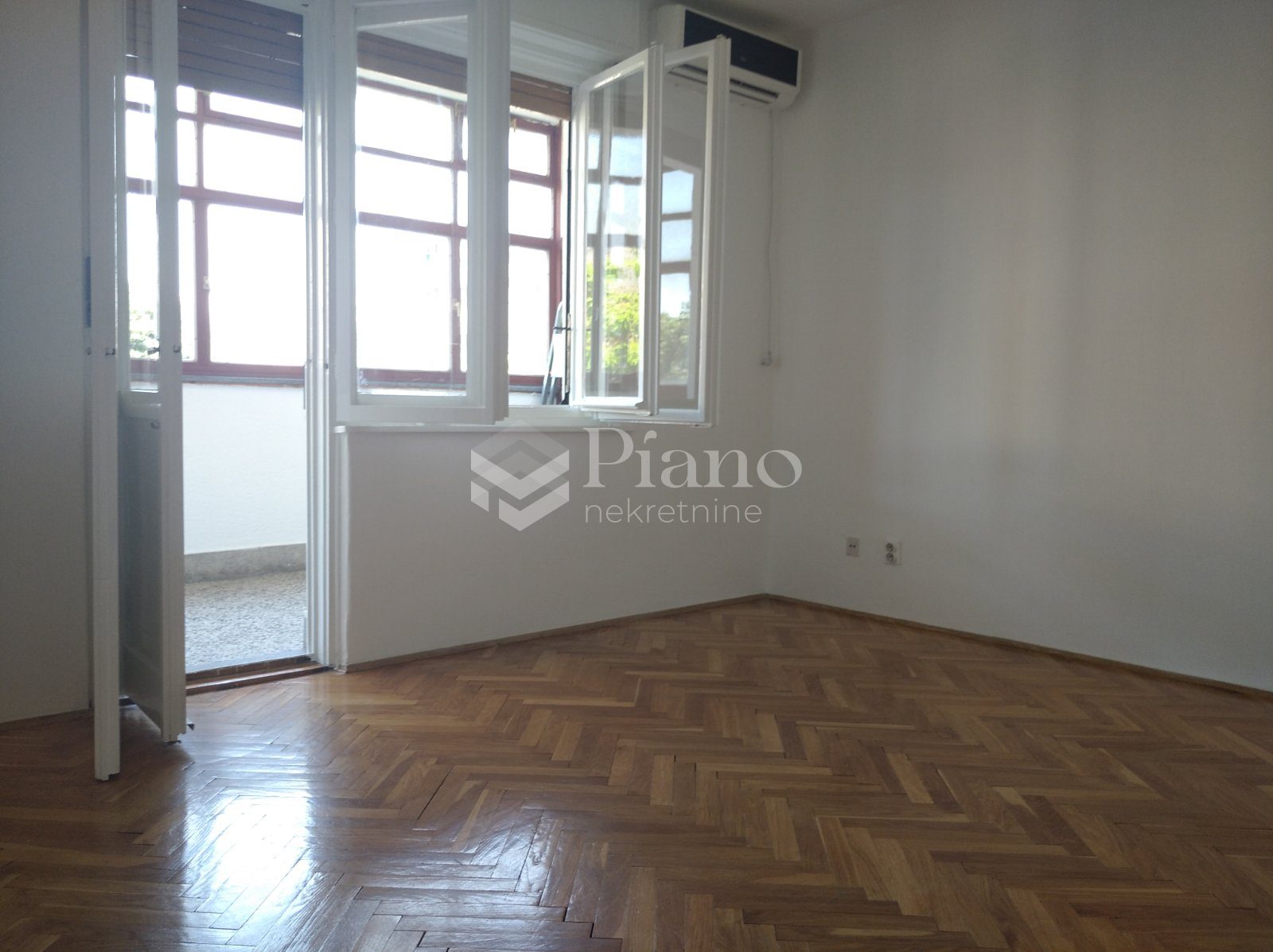 Nenamješten jednosoban stan, Gintaš