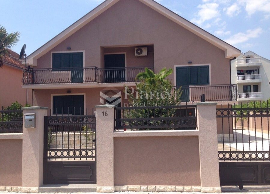 Namještena kuća na Starom Aerodromu