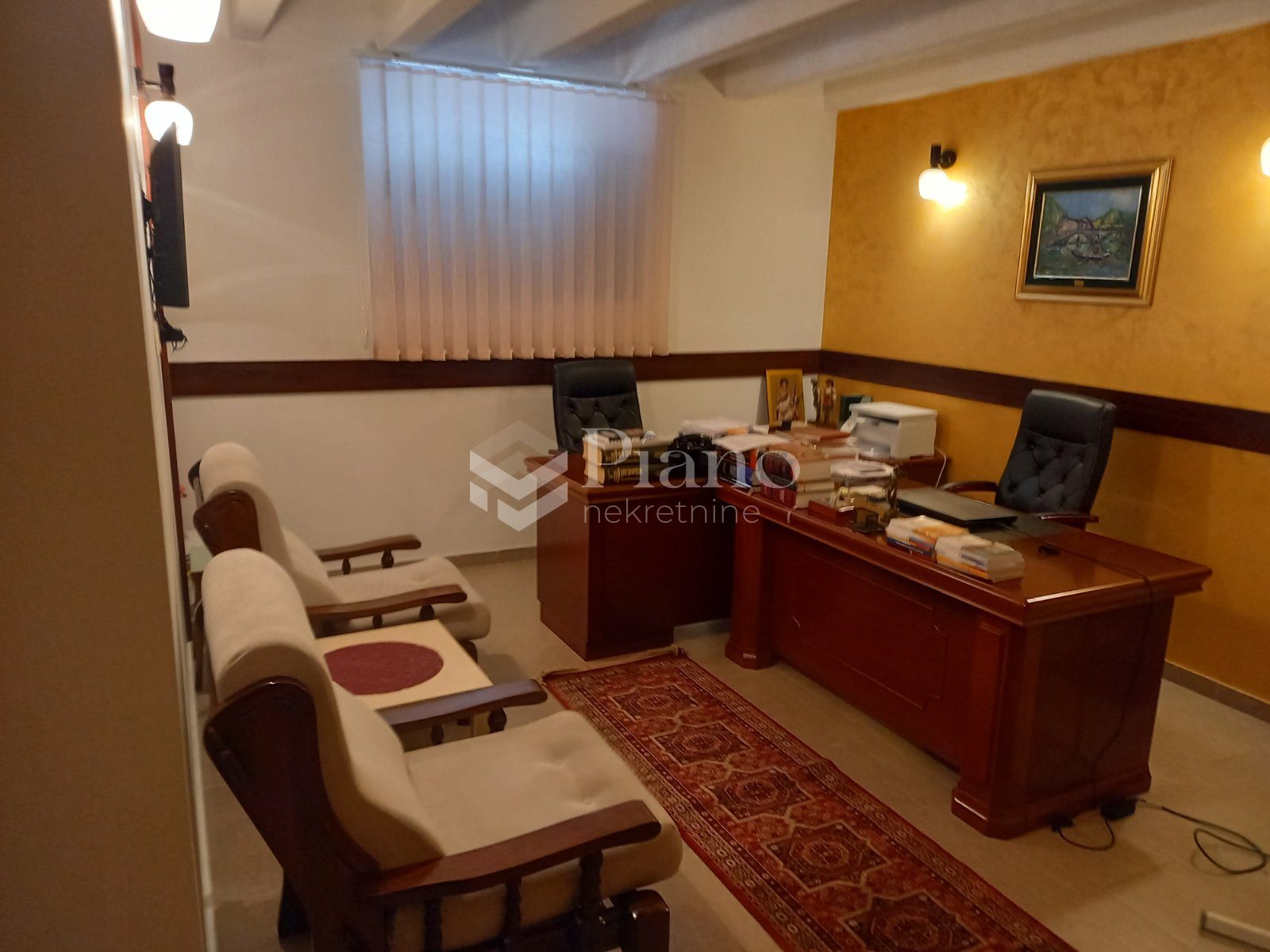 Namješten poslovni prostor u centru