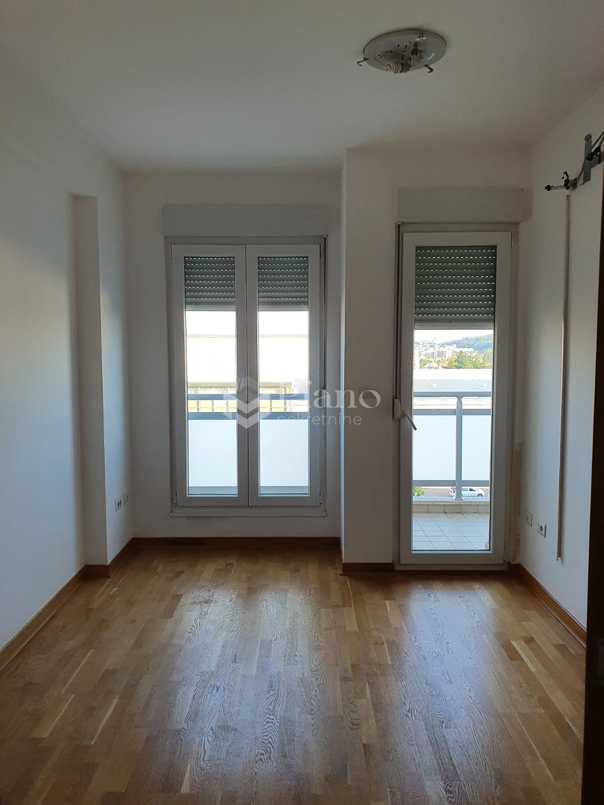 Polunamješten dvosoban stan u City kvartu